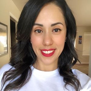 Meet your Posher, Alicia